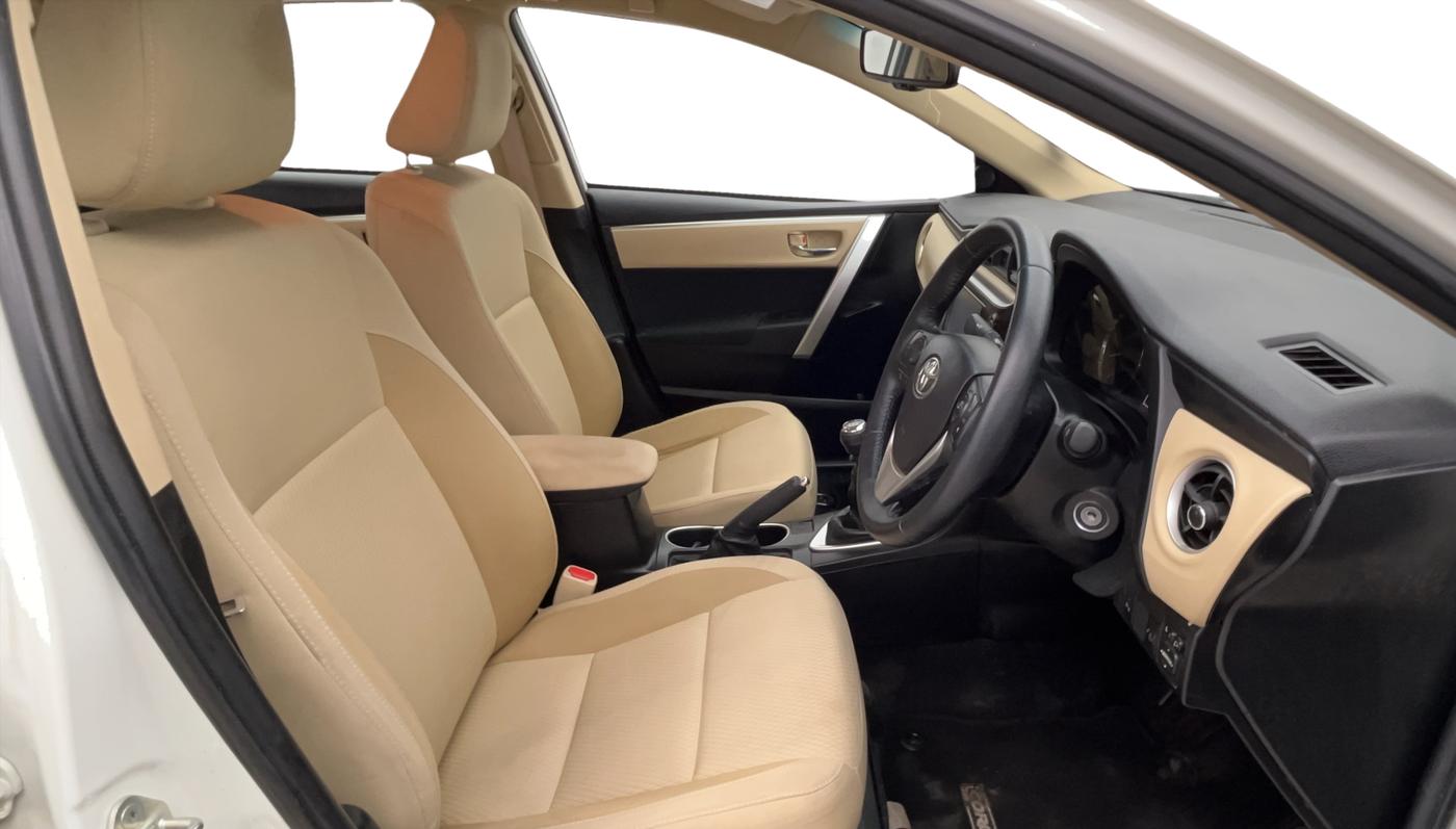 2018 Toyota Corolla Altis G PETROL, Petrol, Manual, 42,187 km, Right Side Front Door Cabin