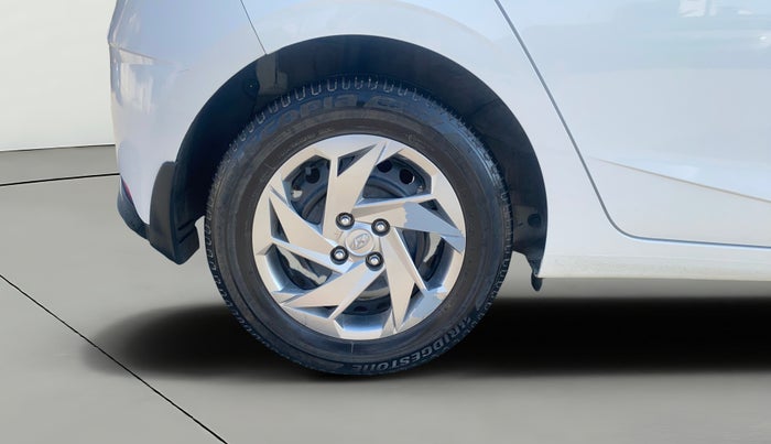 2021 Hyundai NEW I20 MAGNA 1.2 MT, Petrol, Manual, 37,237 km, Right Rear Wheel