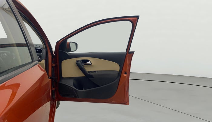 2015 Volkswagen Polo HIGHLINE1.5L, Diesel, Manual, 82,713 km, RHS Front Door