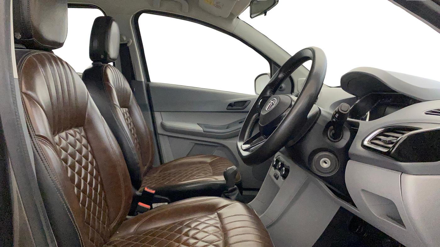 2023 Tata TIGOR XM CNG, CNG, Manual, 28,002 km, Right Side Front Door Cabin
