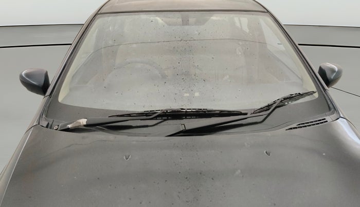 2017 Maruti Ciaz ZETA DIESEL 1.3, Diesel, Manual, 1,11,198 km, Front Windshield