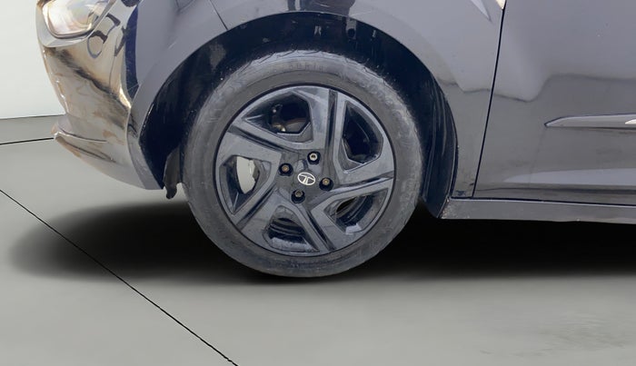 2022 Tata ALTROZ XT DIESEL DARK EDITION, Diesel, Manual, 72,049 km, Left Front Wheel