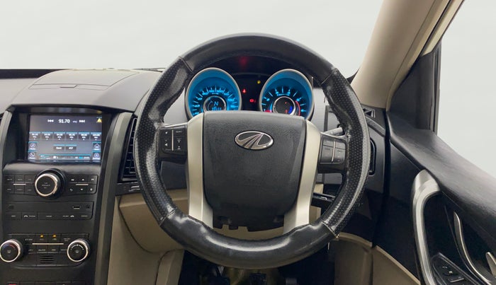 2017 Mahindra XUV500 W6, Diesel, Manual, 99,388 km, Steering Wheel Close Up