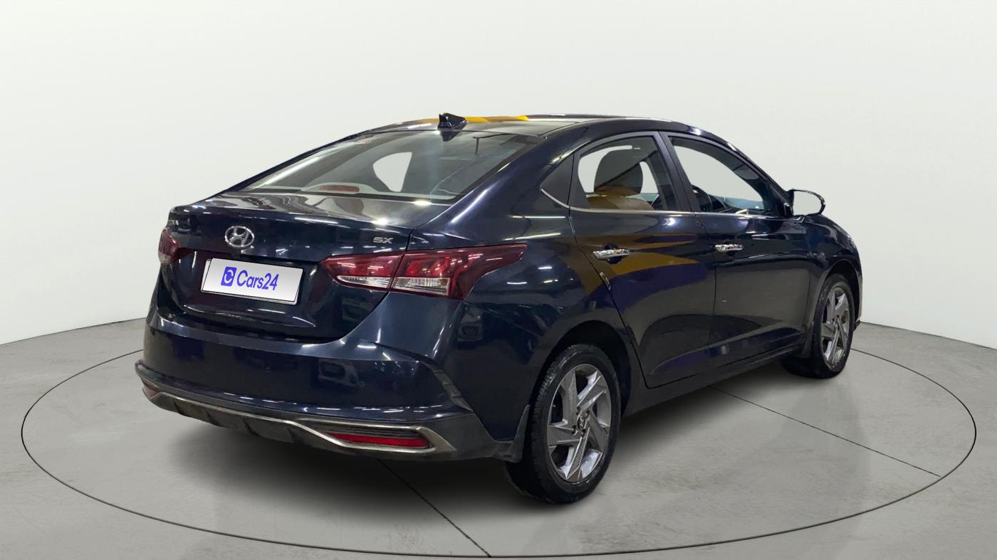 2022 Hyundai Verna SX (O)1.5 MPi, Petrol, Manual, Right Back Diagonal