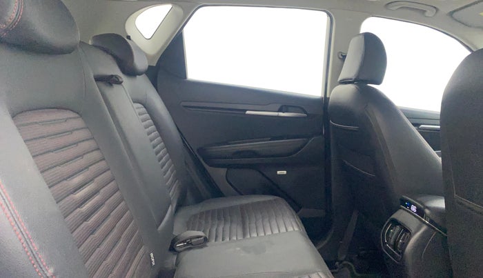 2020 KIA SONET GTX PLUS 1.5 AT, Diesel, Automatic, 34,429 km, Right Side Rear Door Cabin