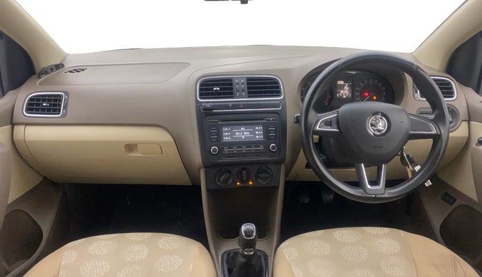 2015 Skoda Rapid AMBITION 1.6 MPI MT, Petrol, Manual, 1,39,151 km, Dashboard