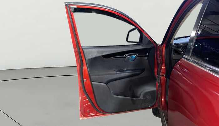 2018 Mahindra KUV 100 NXT K8 P 6 STR, Petrol, Manual, 54,381 km, LHS Front Door