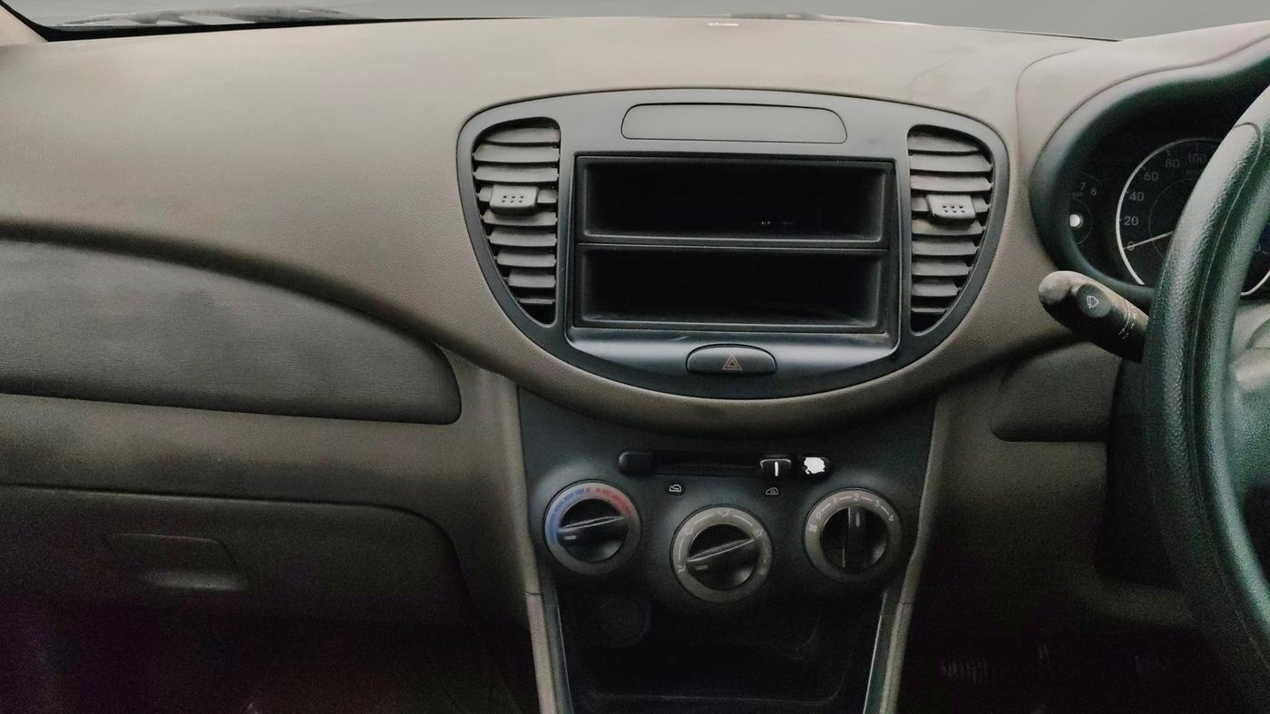 2013 Hyundai i10 ERA 1.1, Petrol, Manual, 76,461 km, Air Conditioner