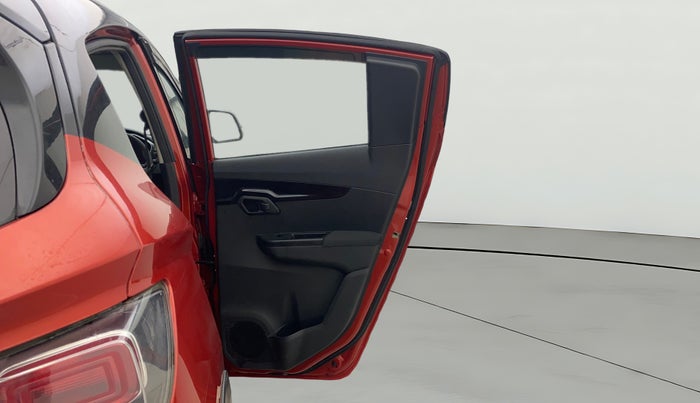 2018 Mahindra KUV 100 NXT K8 P 6 STR DUAL TONE, Petrol, Manual, 42,754 km, RHS Rear Door