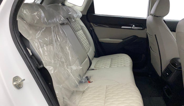 2020 KIA SELTOS HTX 1.5 PETROL, Petrol, Manual, 66,288 km, Right Side Rear Door Cabin