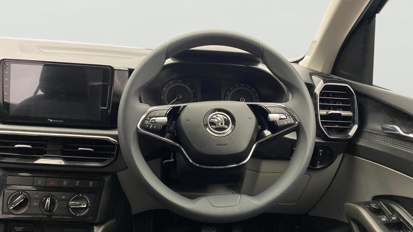 2025 Skoda Kylaq Signature, Petrol, Manual, 11,585 km, Steering Wheel Close Up