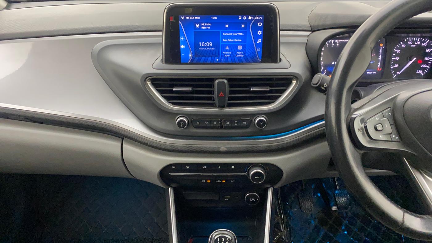 2020 Tata ALTROZ XZ PETROL, Petrol, Manual, 84,233 km, Air Conditioner
