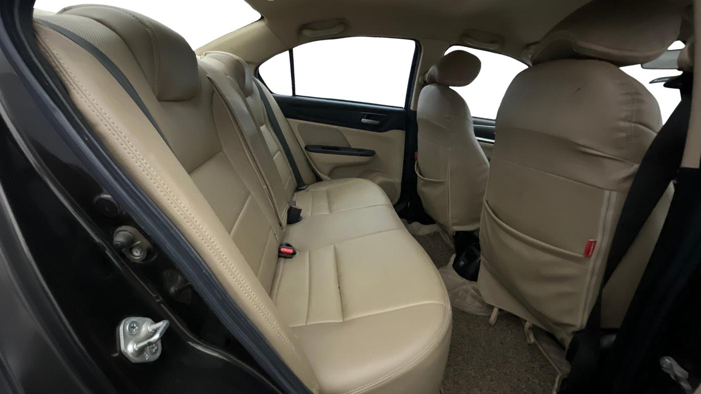 2023 Honda Amaze 1.2L I-VTEC VX CVT, Petrol, Automatic, 22,451 km, Right Side Rear Door Cabin