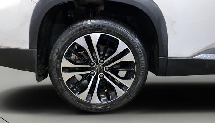 2023 MG HECTOR PLUS SHARP PRO 1.5 TURBO MT 7 STR, Petrol, Manual, 19,985 km, Right Rear Wheel