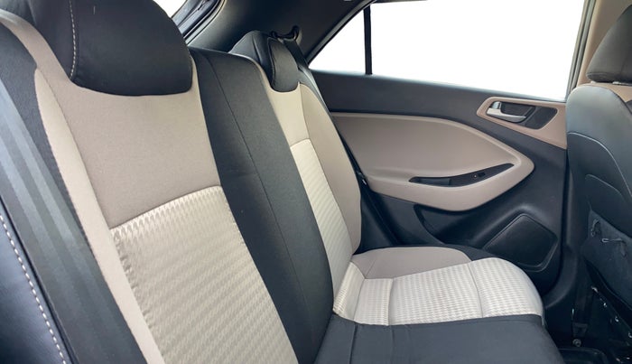 2019 Hyundai Elite i20 SPORTZ PLUS 1.2, Petrol, Manual, 81,599 km, Right Side Rear Door Cabin