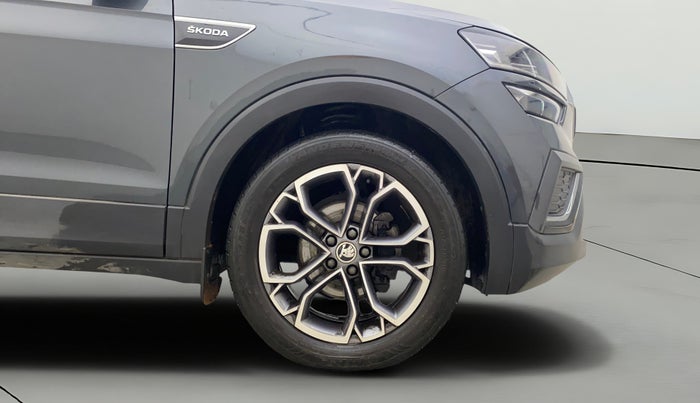 2023 Skoda KUSHAQ STYLE 1.0L TSI AT (6 AIRBAGS), Petrol, Automatic, 20,903 km, Right Front Wheel