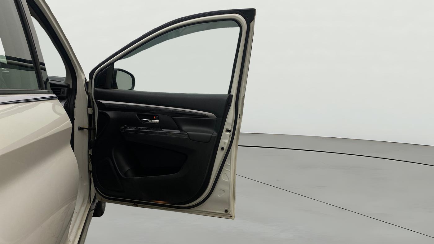 2022 Maruti XL6 ALPHA AT, Petrol, Automatic, 75,299 km, RHS Front Door