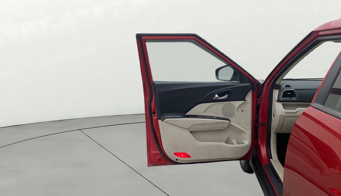 2019 Mahindra XUV300 W8 (O) 1.5 DIESEL, Diesel, Manual, 67,587 km, LHS Front Door