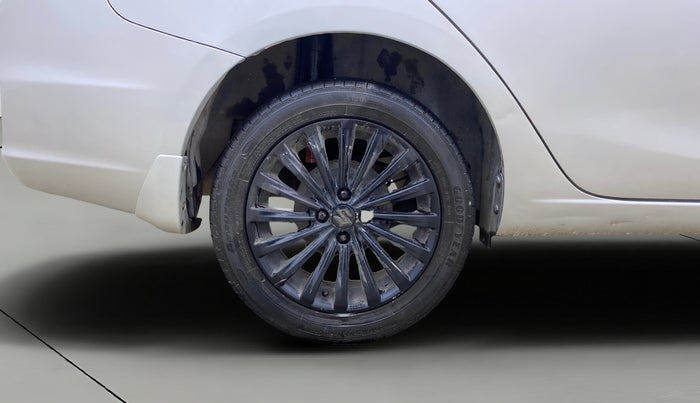 2015 Maruti Ciaz ZXI, Petrol, Manual, 70,857 km, Right Rear Wheel