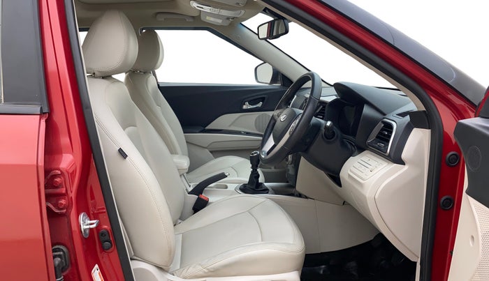2019 Mahindra XUV300 W8 (O) 1.5 DIESEL, Diesel, Manual, 39,068 km, Right Side Front Door Cabin