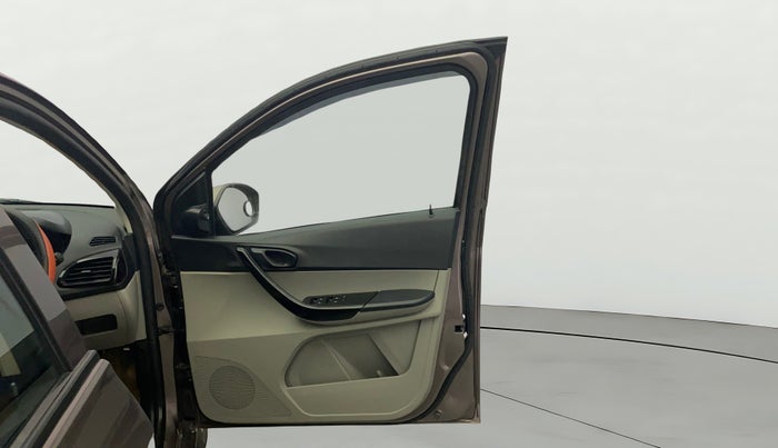 2017 Tata Tiago XT PETROL, Petrol, Manual, 26,993 km, RHS Front Door