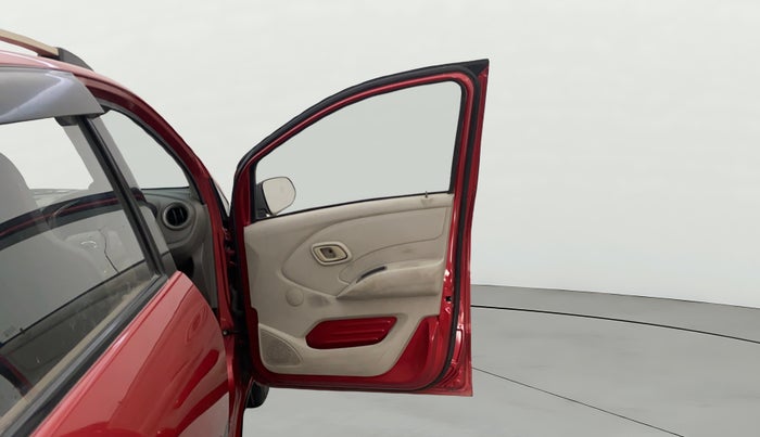 2016 Datsun Redi Go T (O), Petrol, Manual, 98,760 km, RHS Front Door