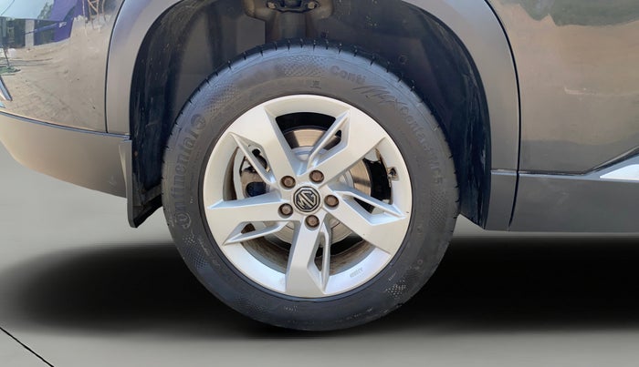 2021 MG HECTOR PLUS SUPER 1.5 PETROL TURBO HYBRID MT 7-STR, Petrol, Manual, 29,252 km, Right Rear Wheel