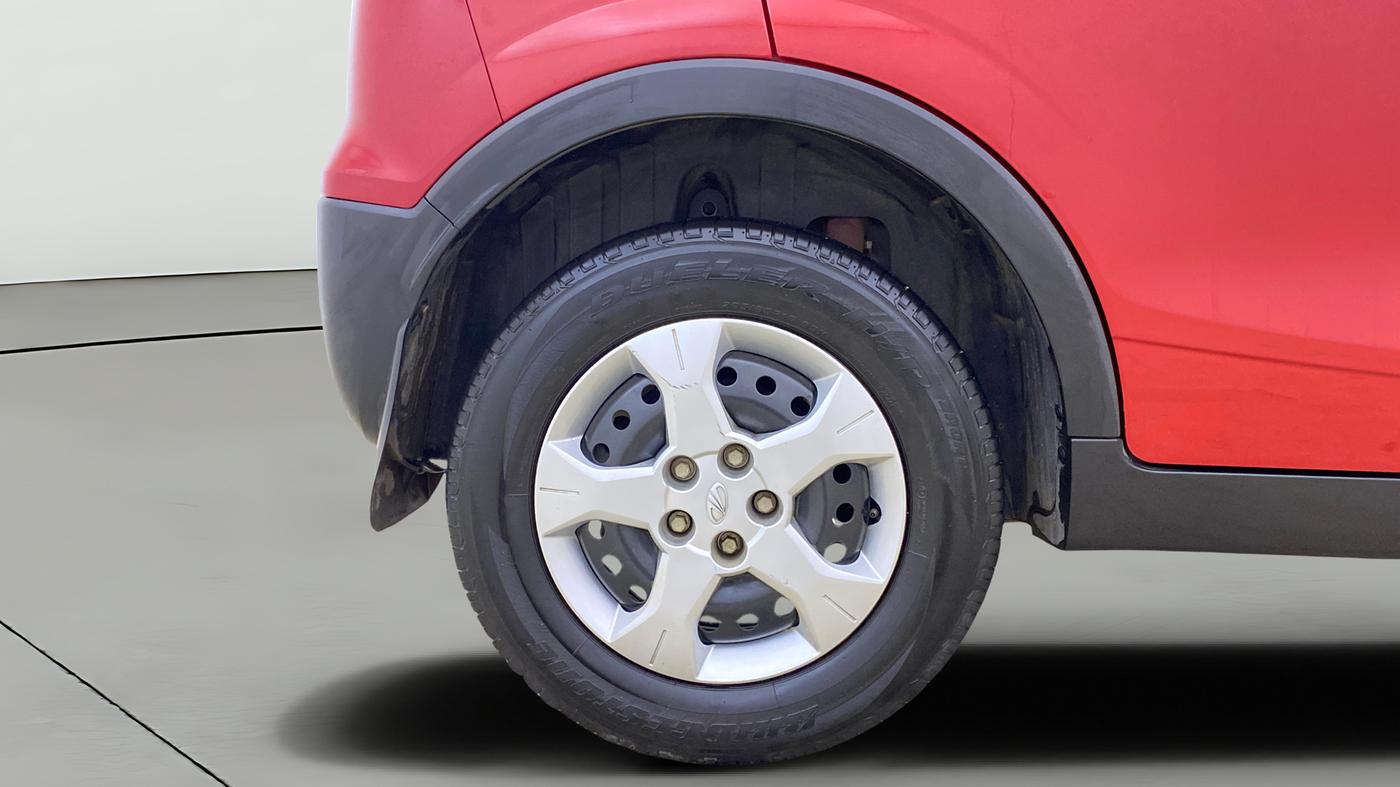 2022 Mahindra XUV300 W6 1.2 PETROL, Petrol, Manual, 22,804 km, Right Rear Wheel