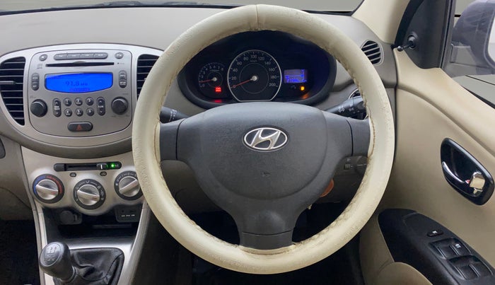 2014 Hyundai i10 SPORTZ 1.1, Petrol, Manual, 27,397 km, Steering Wheel Close Up