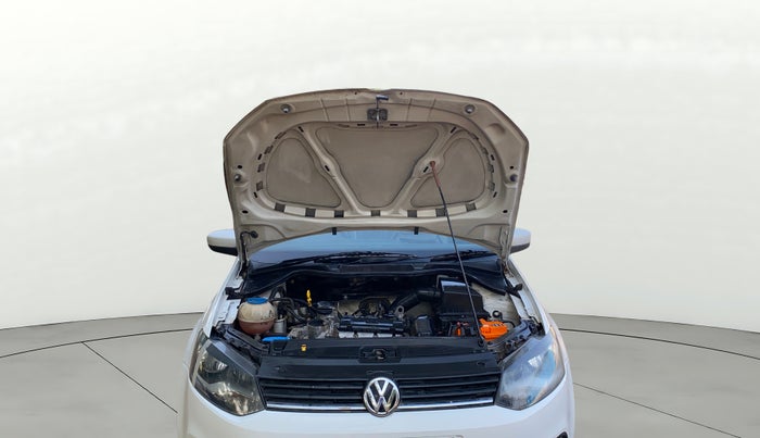 2015 Volkswagen Polo HIGHLINE1.2L, Petrol, Manual, 50,809 km, Open Bonet