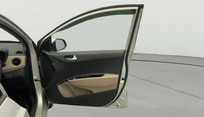 2014 Hyundai Xcent S 1.2, Petrol, Manual, 1,01,468 km, RHS Front Door