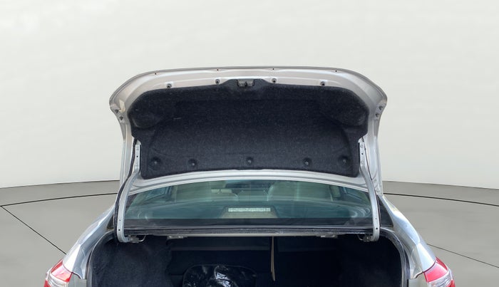 2015 Toyota Corolla Altis VL CVT PETROL, Petrol, Automatic, 1,38,199 km, Boot Door Open