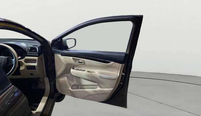 2014 Maruti Ciaz VXI, Petrol, Manual, 45,312 km, RHS Front Door