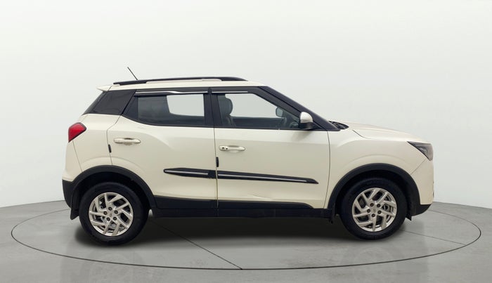 2022 Mahindra XUV300 W8 1.5 DIESEL, Diesel, Manual, 1,02,718 km, Right Side View