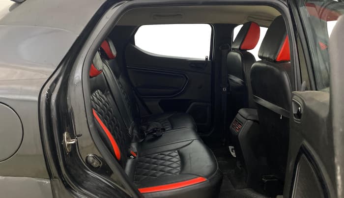 2023 Renault Kiger RXZ MT, Petrol, Manual, 58,441 km, Right Side Rear Door Cabin