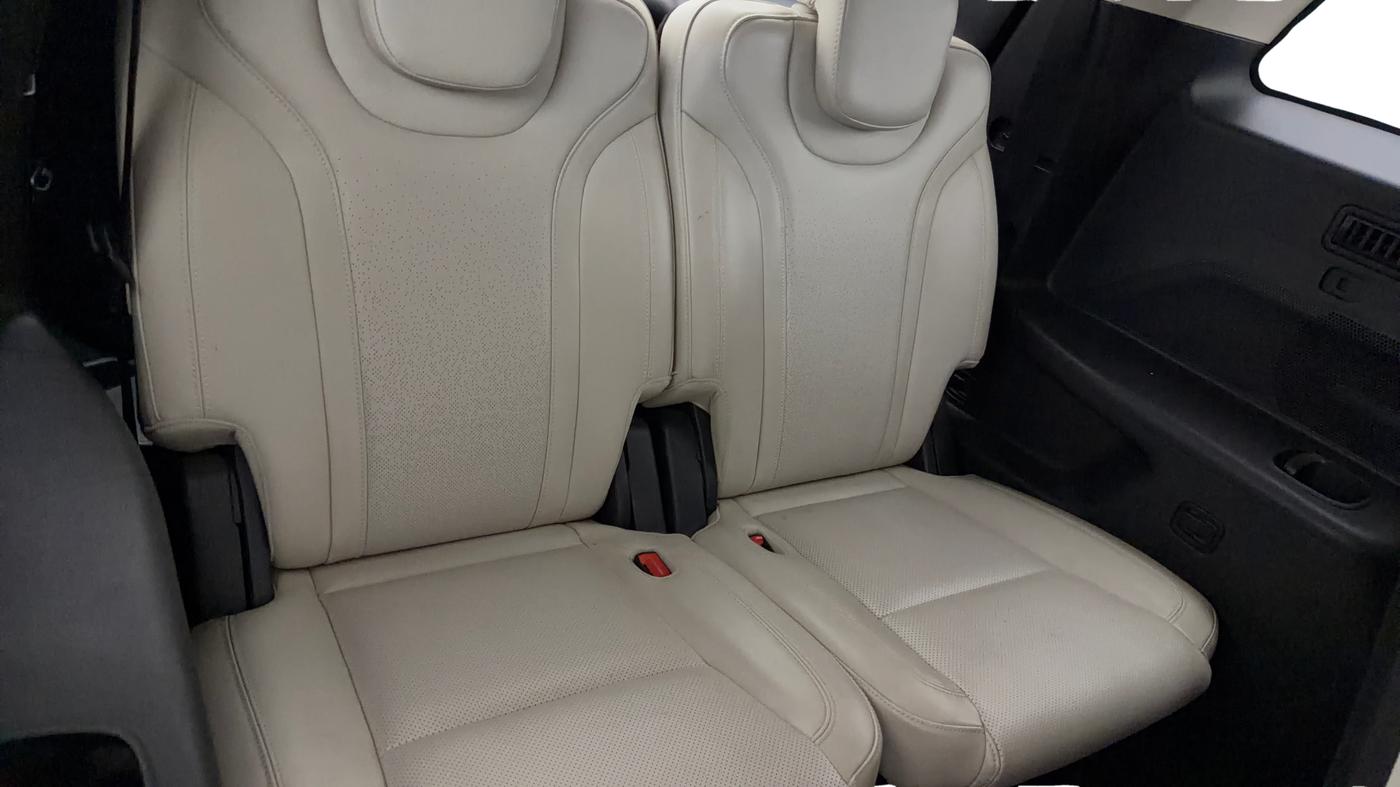 2023 Mahindra XUV700 AX 7 P MT 7 STR, Petrol, Manual, 60,592 km, Third Seat Row ( optional )