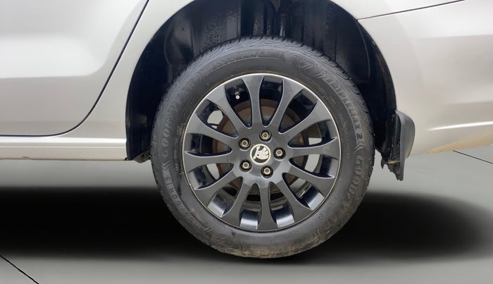 2014 Skoda Rapid 1.5 TDI CR ELEGANCE AT, Diesel, Automatic, 49,586 km, Left Rear Wheel