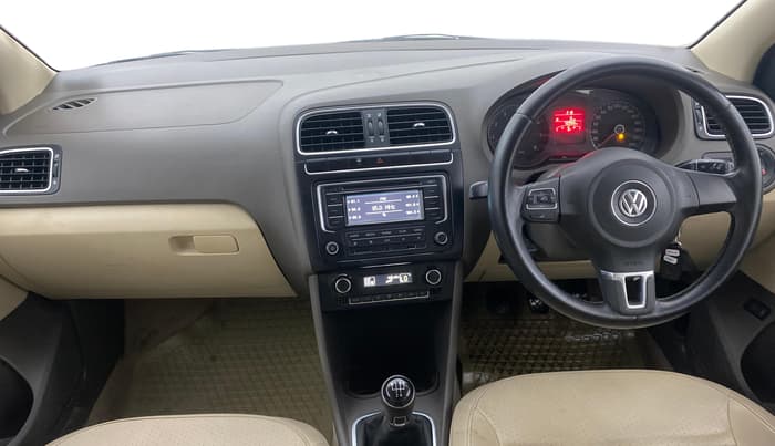 2013 Volkswagen Vento HIGHLINE 1.6 MPI, Petrol, Manual, 70,981 km, Dashboard
