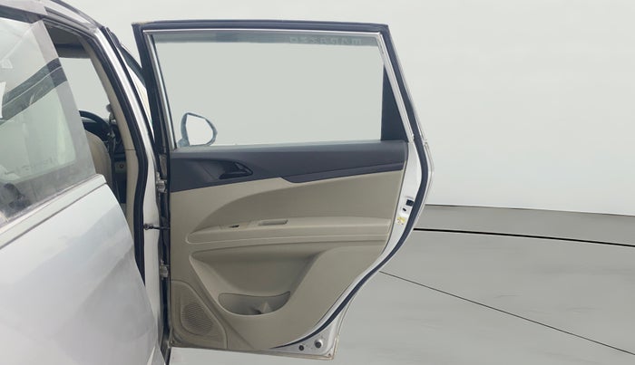 2019 Mahindra MARAZZO M2 8 STR, Diesel, Manual, 1,12,260 km, RHS Rear Door