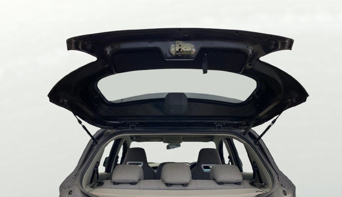 2017 Mahindra Kuv100 K6 PLUS 6 STR, Petrol, Manual, 43,431 km, Boot Door Open