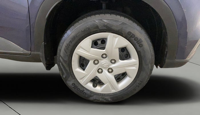 2021 Hyundai VENUE S 1.2, Petrol, Manual, 31,948 km, Right Front Wheel