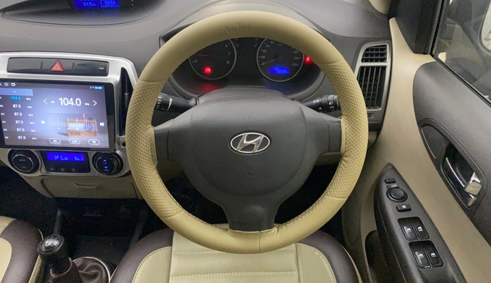 2012 Hyundai i20 MAGNA (O) 1.2, Petrol, Manual, 73,362 km, Steering Wheel Close Up
