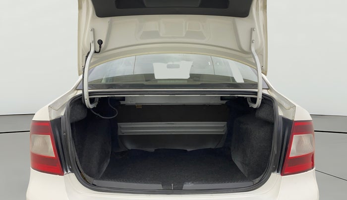 2014 Skoda Rapid 1.5 TDI CR ELEGANCE PLUS AT, Diesel, Automatic, 81,458 km, Boot Open Zoomed View