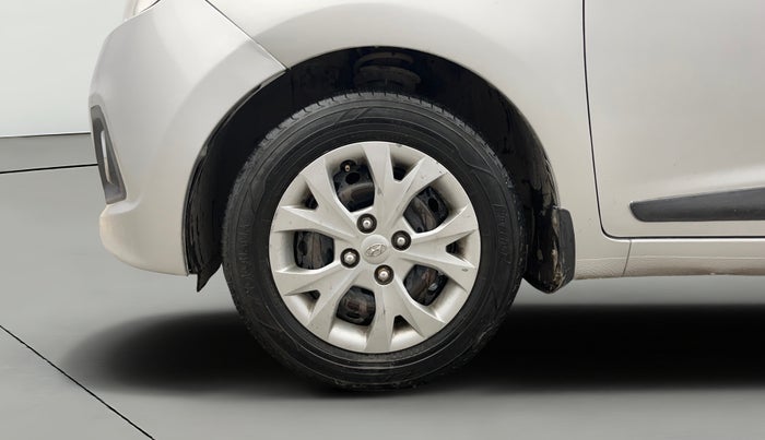 2016 Hyundai Grand i10 SPORTZ 1.2 KAPPA VTVT, Petrol, Manual, 68,420 km, Left Front Wheel