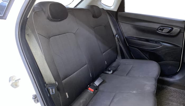2022 Hyundai NEW I20 MAGNA 1.5 MT, Diesel, Manual, 47,457 km, Right Side Rear Door Cabin