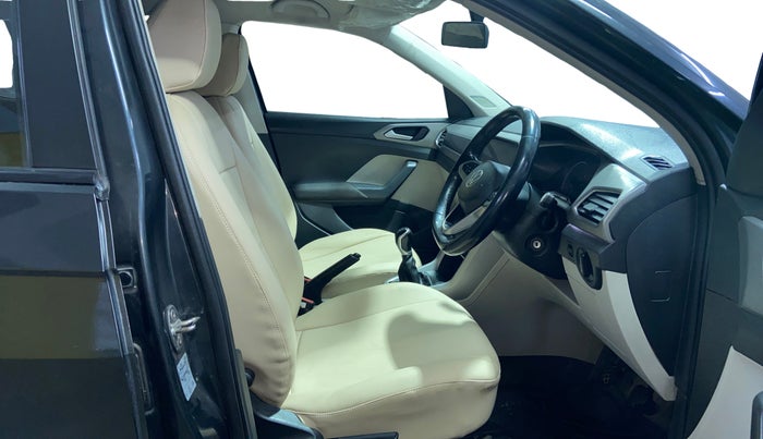 2022 Volkswagen TAIGUN HIGHLINE 1.0 TSI MT, Petrol, Manual, 66,324 km, Right Side Front Door Cabin