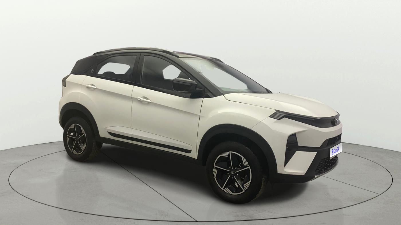 2023 Tata NEXON FEARLESS + SUNROOF DUAL TONE 1.2 PETROL, Petrol, Manual, 271 km, Right Front Diagonal