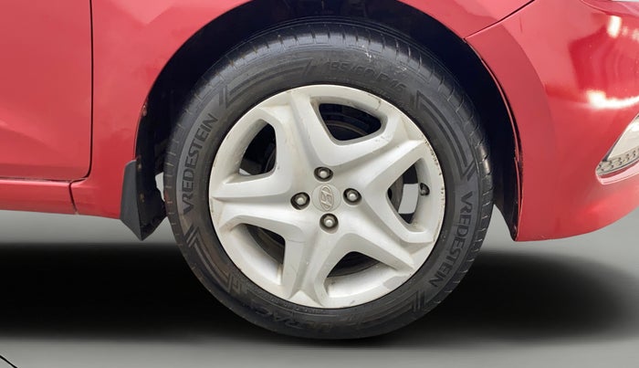 2017 Hyundai Elite i20 ASTA 1.2, Petrol, Manual, 1,01,700 km, Right Front Wheel