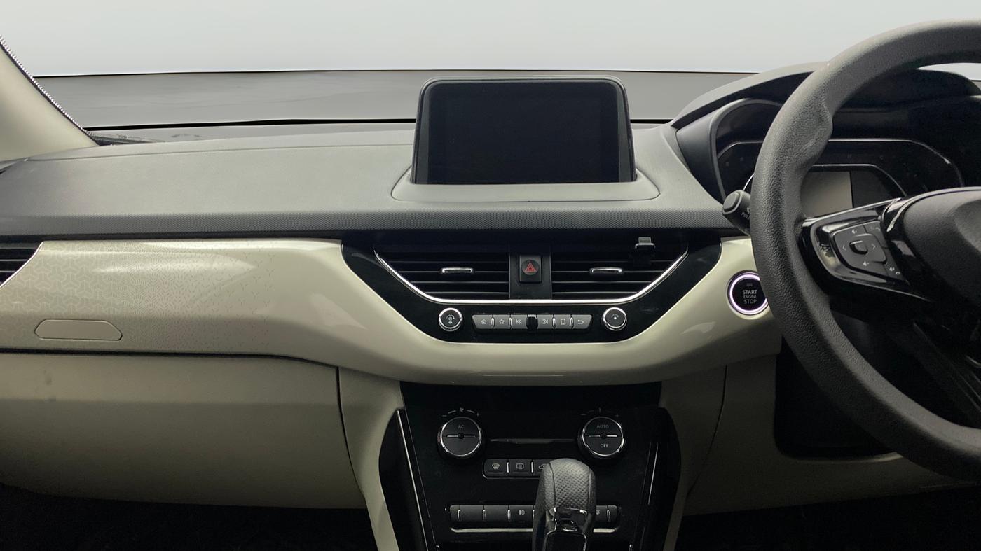 2020 Tata NEXON XZA PLUS DIESEL, Diesel, Automatic, 1,40,771 km, Air Conditioner