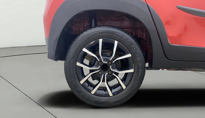 2018 Mahindra KUV 100 NXT K8 P 6 STR DUAL TONE, Petrol, Manual, 42,754 km, Right Rear Wheel